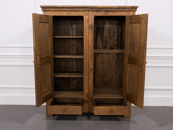 Image 1 of Massivholzschrank - robuste Qualität