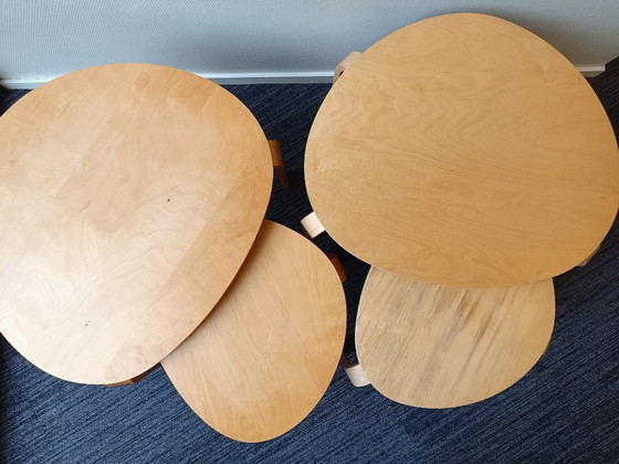 Image 1 of Vintage - Ikea - Deux ensembles de tables basses et tables d'appoint Svalsta - Style Alvar Aalto - Suède - 1999