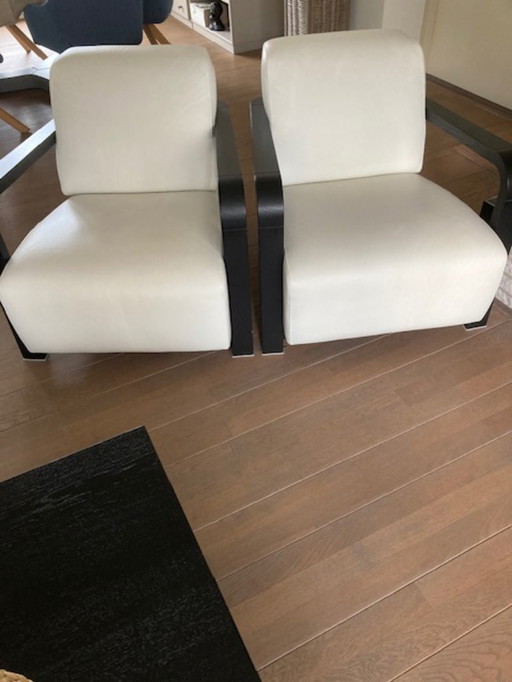 Twee Leolux Hemmingway fauteuils
