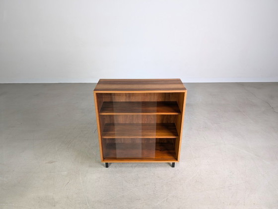 Image 1 of Credenza del Midcentury vetrina in noce credenza vintage 1960