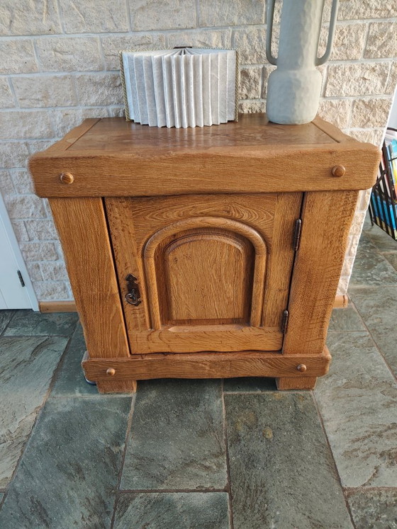 Image 1 of Mobile in stile brutalista realizzato in legno massello di quercia.