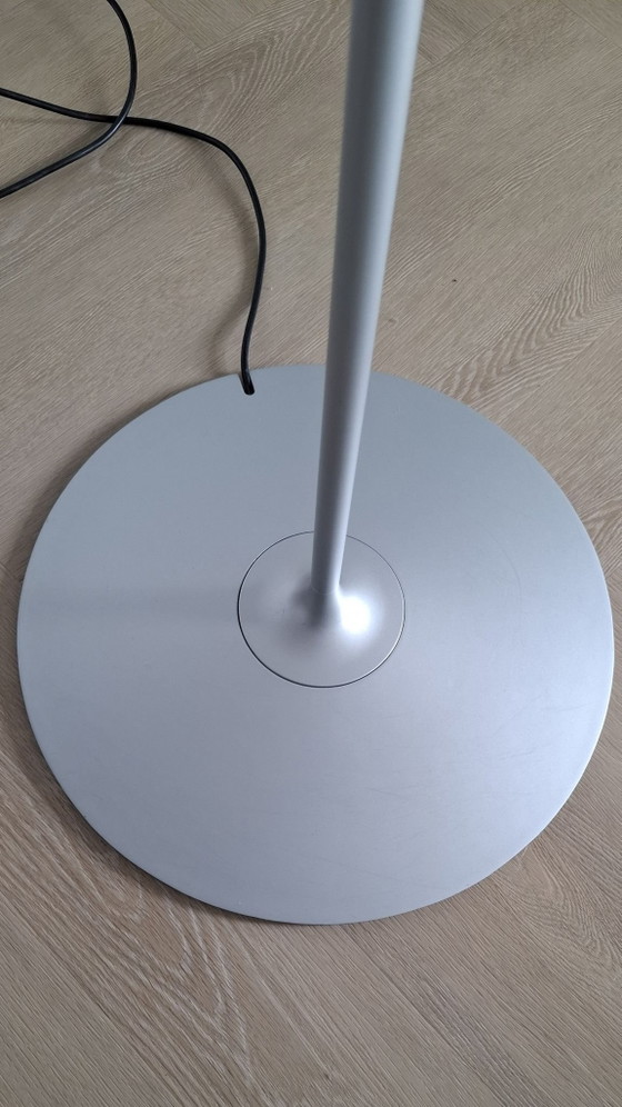 Philippe Starck for Flos: Romeo Moon F design floor light, Aluminium, Metal, Silver (photo 5 of 10)
