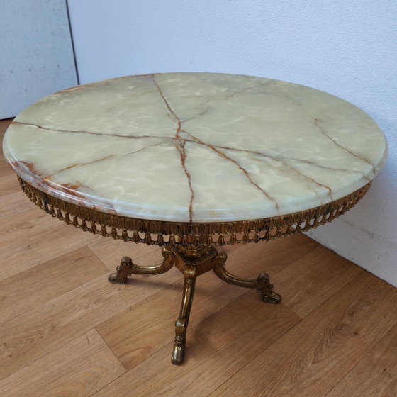 Round vintage Regency coffee table with marble onyx top 82cm – Brass (photo 4 of 9)