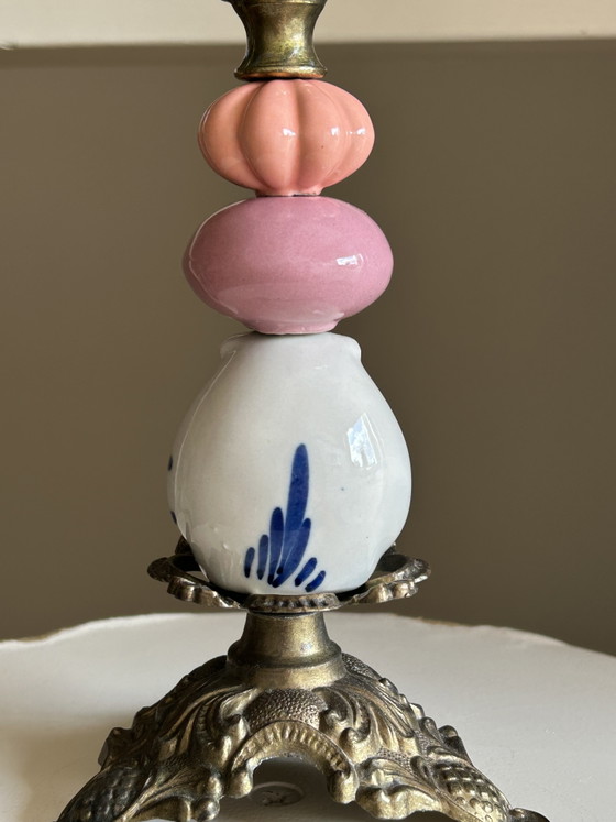 Handgemachter Kerzenhalter. Delfter Blau Figur. Keramikperlen. – Nori Vinci, Brass, Ceramic (photo 7 of 8)