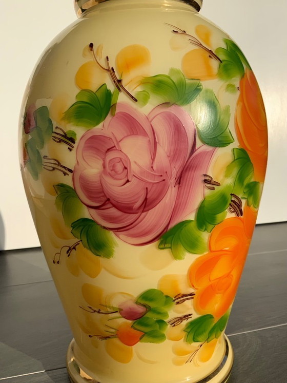 Image 1 of Grande vaso in opalino di uranio, decoro floreale Art Nouveau. Boemia