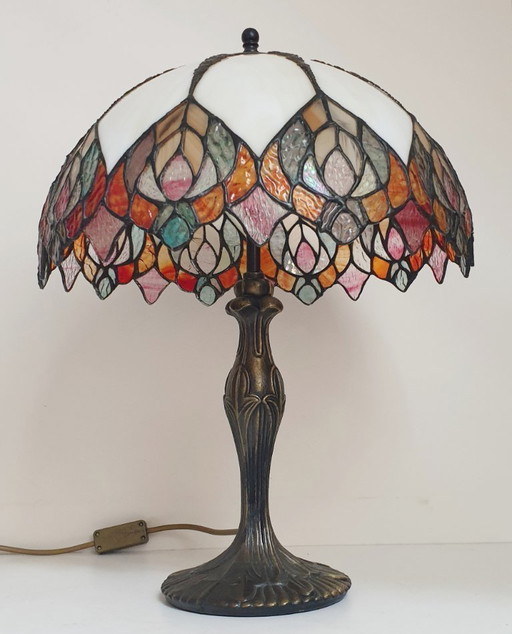 Large (52cm) Tiffany Stained Glass Table Lamp Peacock Feathers