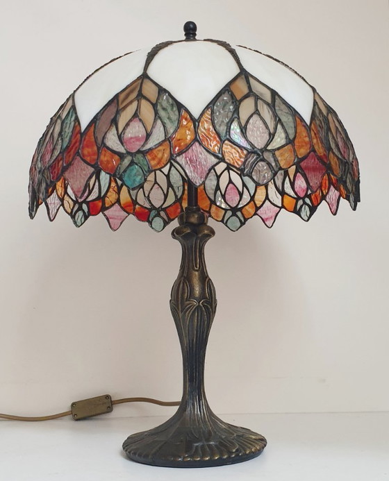 Image 1 of Large (52cm) Tiffany Stained Glass Table Lamp Peacock Feathers