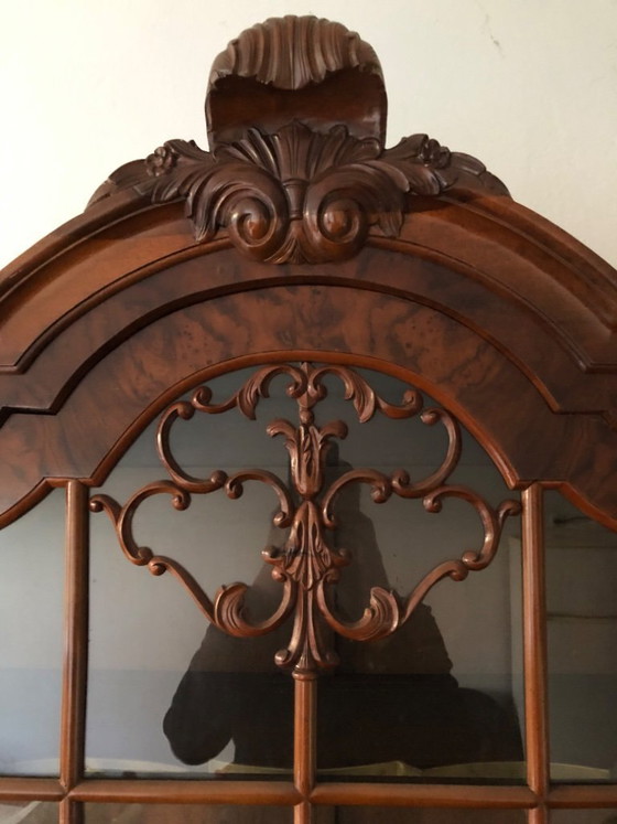 Image 1 of Antiker Porzellanschrank