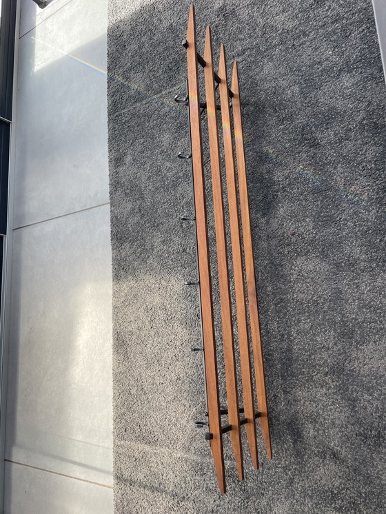 Image 1 of Appendiabiti scandinavo vintage in legno di teak e metallo degli anni '50