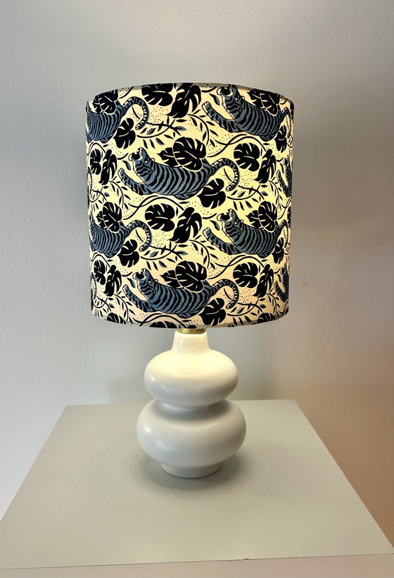 Image 1 of Lampe de table sans fil avec abat-jour en tissu à motif tigre japonais