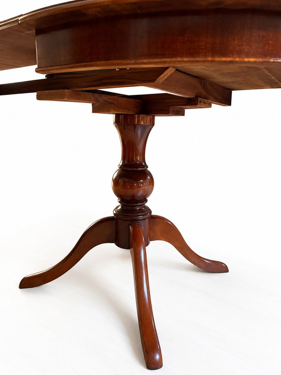 Image 1 of Vintage Extendable Round Dining Table in Burl Walnut Veneer, ca. 1930
