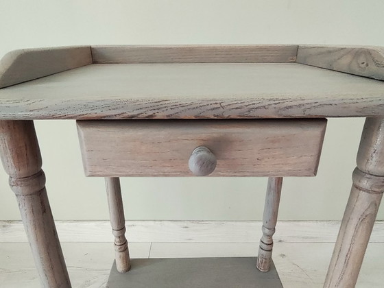 Image 1 of Tavolino laterale in legno massello