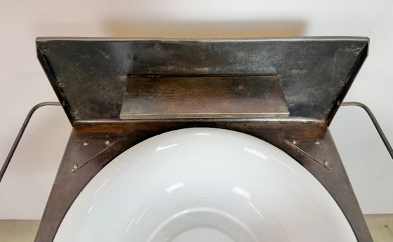 Image 1 of Lavabo industrial antiguo de hospital, década de 1960.