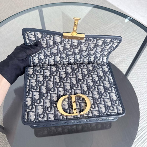 Image 1 of DIOR 30 MONTAIGNE - MONOGRAMMA CON FERRAMENTA DORATA E CINTURINO