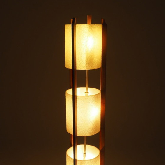 Mid-Century Modern vloerlamp met 3 lagen, gemaakt van glasvezel en hout. – Vloerlampen, Fiberglass (photo 11 of 13)