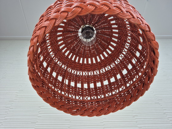 Image 1 of Poolse vintage oranje rieten lamp. Hanglamp rotan. 