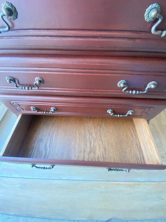 Image 1 of Gerestaureerde ladekast in Louis XV-stijl - met een blad van natuurlijk hout en een diepe beits.