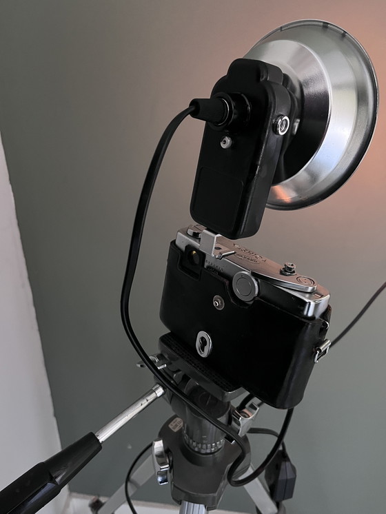 Image 1 of Lámpara de cámara sobre trípode