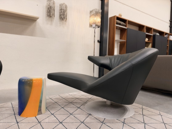 Leolux Parabolica Swivel Armchair green leather (photo 2 of 11)