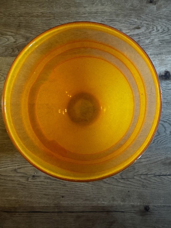 Image 1 of Jarrón grande de vidrio artístico soplado a mano – Remolinos vibrantes de color naranja y rojo