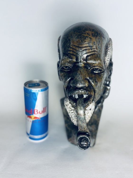Image 1 of Busto Shona intagliato a mano raffigurante un uomo con una pipa – Pietra serpentina – Circa 25 cm – Zimbabwe
