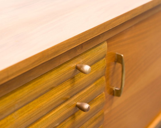 Image 1 of XL dressoir, jaren 50, notenhout, timmerwerk