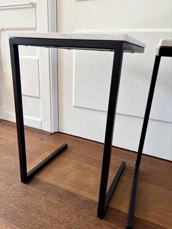 Image 1 of 2 tavolini laterali/tavoli da maggiordomo in marmo bianco