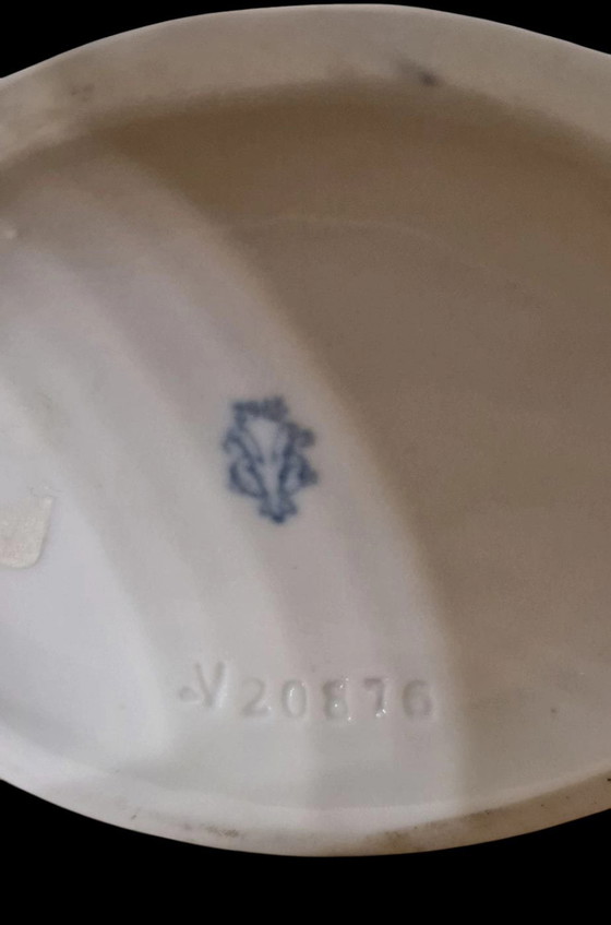 Image 1 of Statuette fille