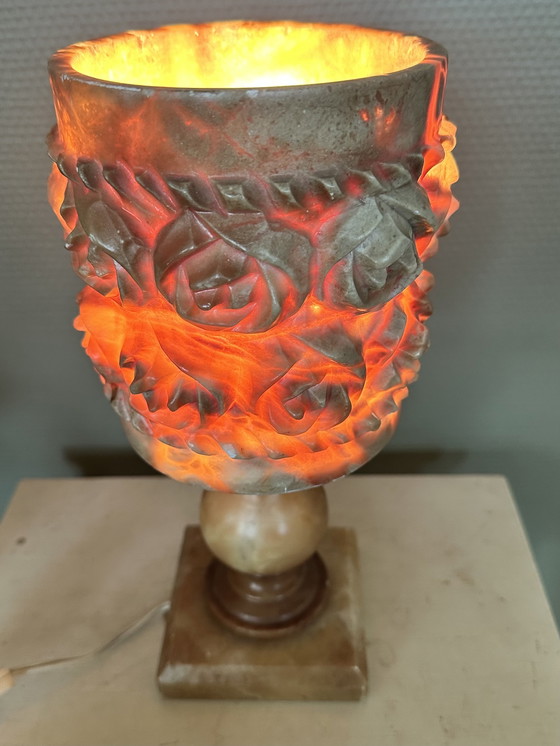 Image 1 of Vintage Onyx Tafellamp – Handgesneden Rozen – Jaren ’50