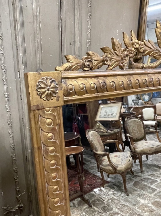 Image 1 of Miroir doré avec moulures XL
