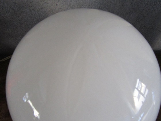 Image 1 of Suspension sphérique, avec base en aluminium et douille en pierre.