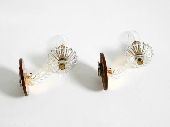 Image 1 of Deux appliques murales italiennes originales très rares des années 1960, avec éléments en verre et en miroir.