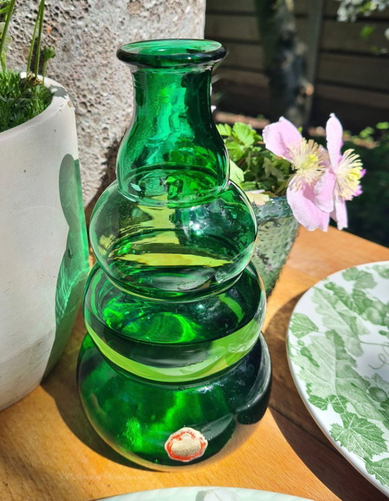 Image 1 of Vaso verde di Edvin Oller ca. 1940 per Limmareds Glasbruk Svezia.