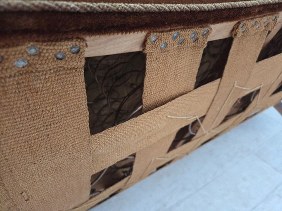 Image 1 of Sofá curvo danés de 2 plazas, década de 1960, tapizado en terciopelo marrón.