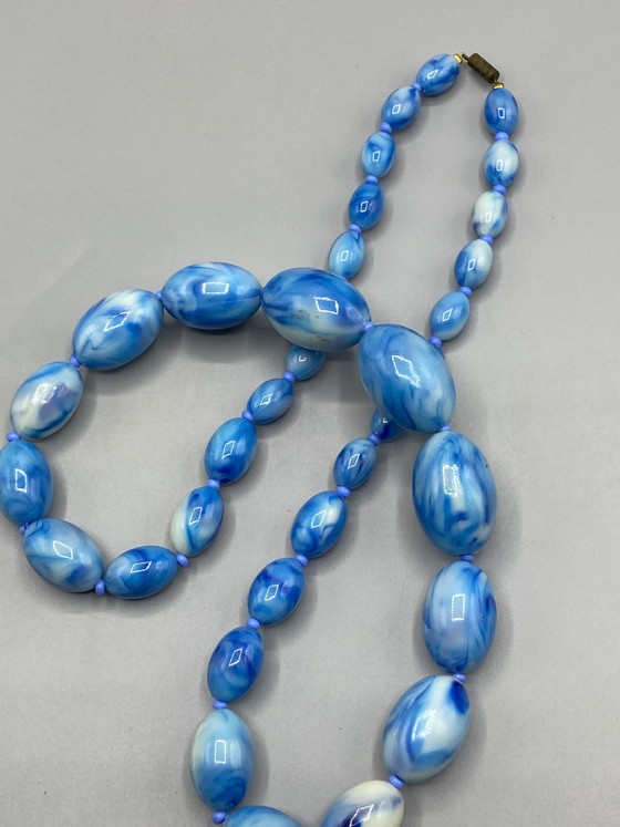 Vintage long necklace with large blue marbled beads – Decorative Objects (photo 4 of 5)