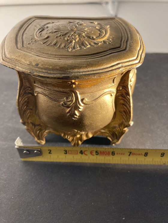 Image 1 of Kleine, antike Schmuckschatulle aus vergoldetem Metall im Stil Louis XV.