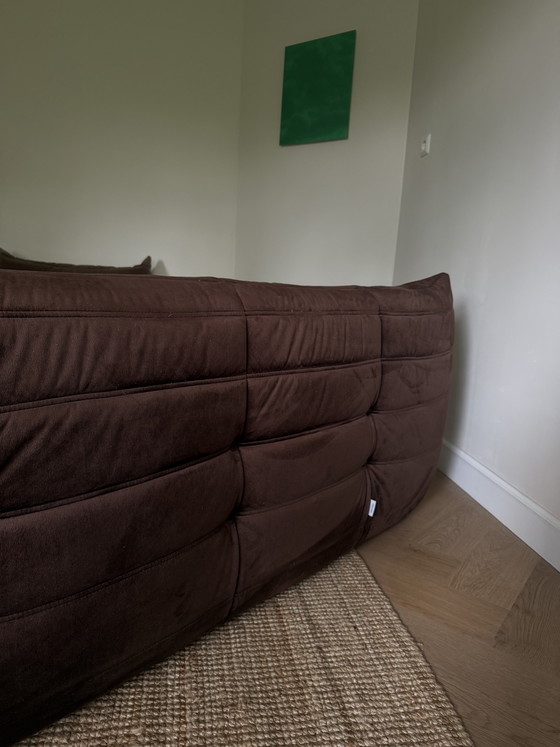 Image 1 of Ligne Roset Togo 3-Sitzer Braunes Alcantara