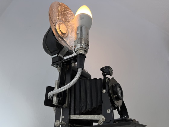 Image 1 of Lamp van balgcamera uit jaren veertig 
