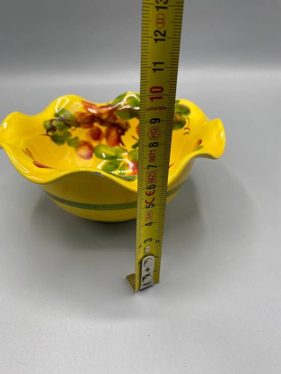 Yellow earthenware bowl, scalloped edge, hand-painted cherry decoration, Blum workshop San Remo, Italy (photo 4 of 5)