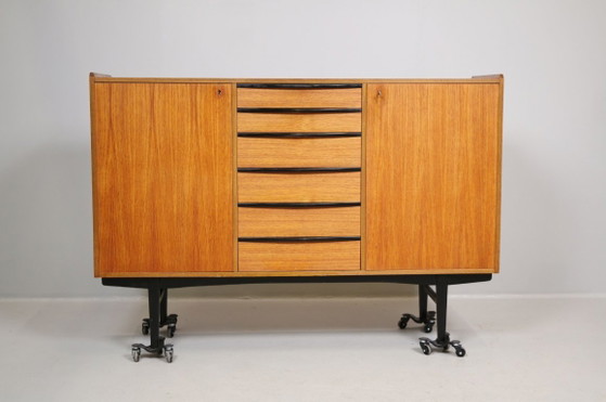 Credenza scandinava mini in teak, Danimarca anni '60, Credenze, Legno, Metallo, Marrone, Mid Century Modern (foto 2 di 9)