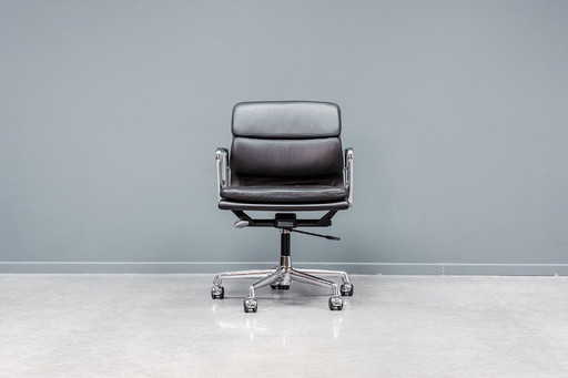 Eames EA217 office chair