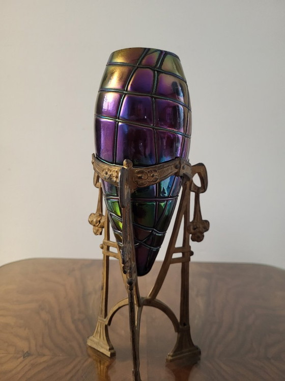 Jarrón de cristal iridiscente Loetz en latón, estilo Art Nouveau, Bohemia, ca. 1900. – Jarrones, Glass (photo 5 of 10)
