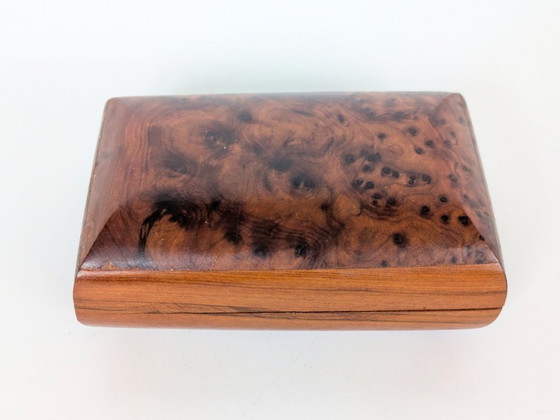 Caja de baratijas antigua de madera de tuya, Marruecos, con tapa abatible. – Objetos decorativos, Wood (photo 3 of 13)