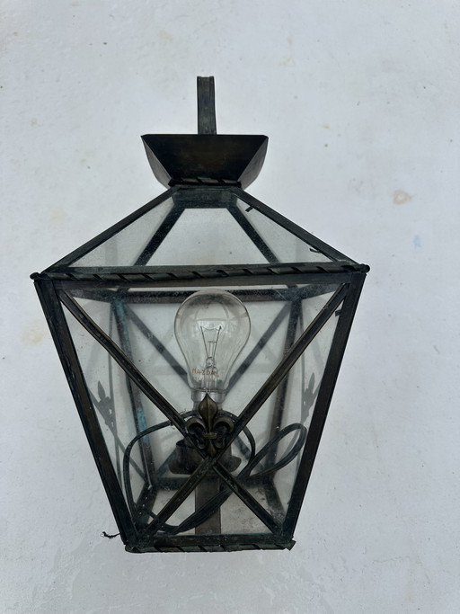 Antieke Franse koperen lantaarn met fleur de lis ornamented