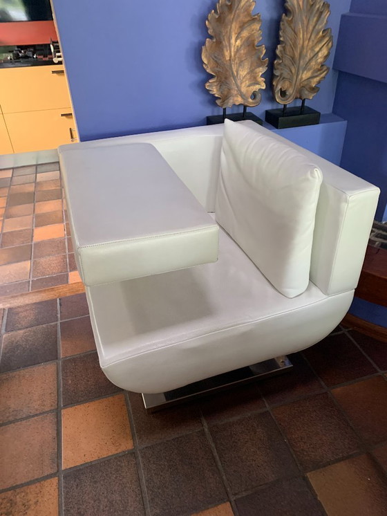 Image 1 of Sillón de diseño Jori Chillap de cuero Konia blanco