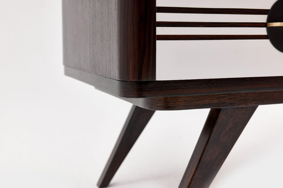 Image 1 of Vintage lage commode met afgeronde zijkanten en glazen blad, Denemarken, jaren 60.