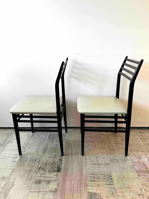 2x Vintage Retro Supperleggera 60s Stühle. Gio Ponti war die Inspirationsquelle für dieses zeitlose Design.  