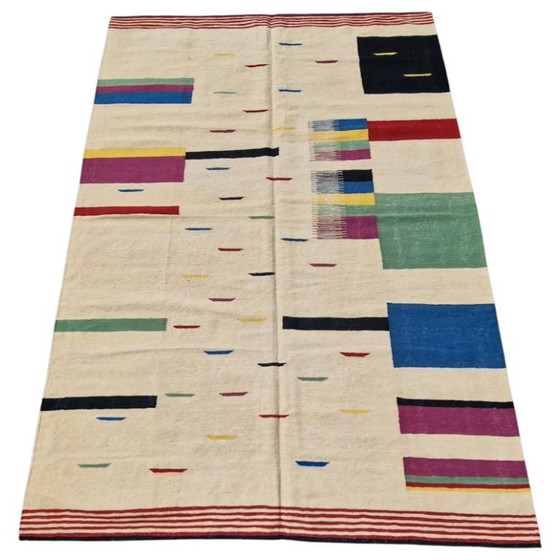 Alfombra Kilim tejida a mano | Diseño Ikat moderno | Lana sobre algodón | Beige (98 × 69 pulgadas) – Wool (photo 8 of 11)