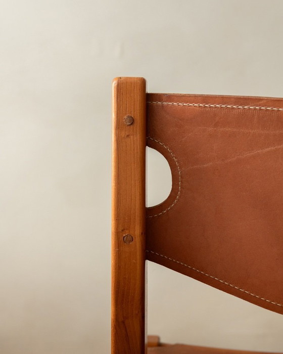 Image 1 of Brutalistische eetkamerstoelen van iepenhout en leer van Maison Regain, jaren 70, set van 4