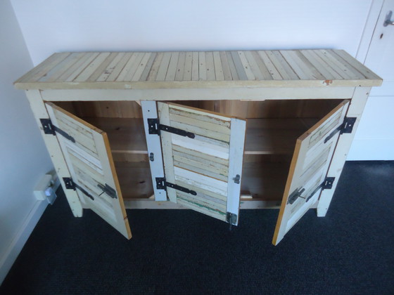 Image 1 of 1x grand buffet en bois de récupération, beige avec couleurs d'accent